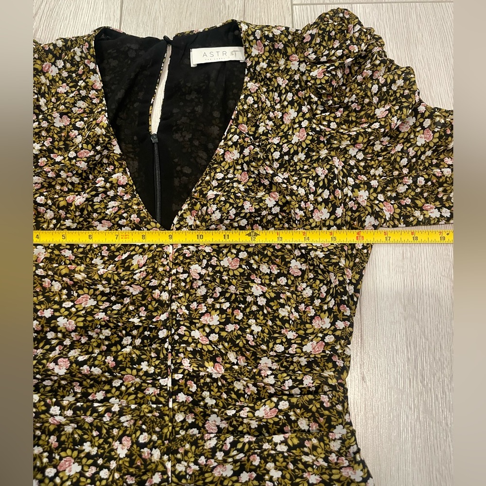 ASTR Ruched Mini Dress - Picture 13 of 16